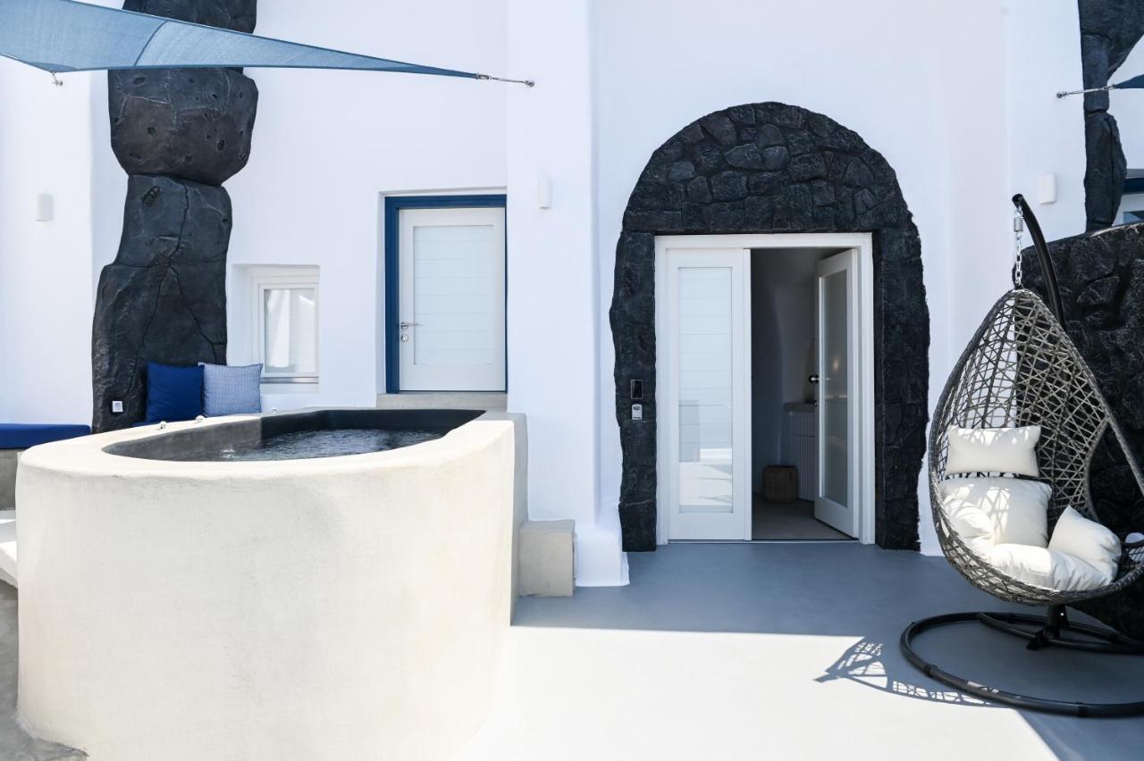 Three Bells Suites Firostefani Bagian luar foto