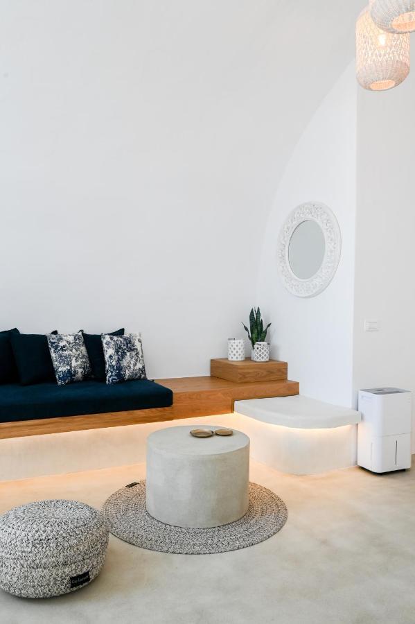 Three Bells Suites Firostefani Bagian luar foto