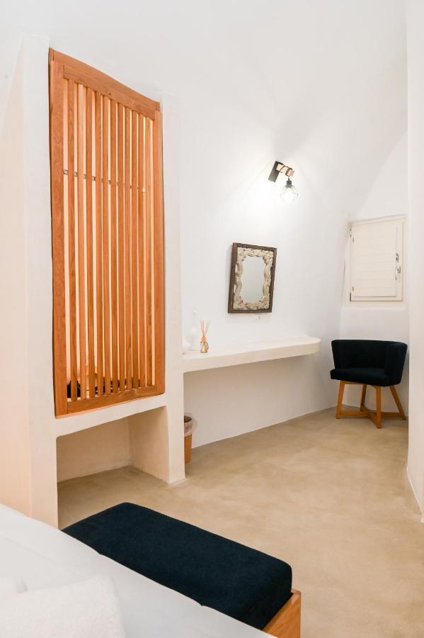 Three Bells Suites Firostefani Bagian luar foto