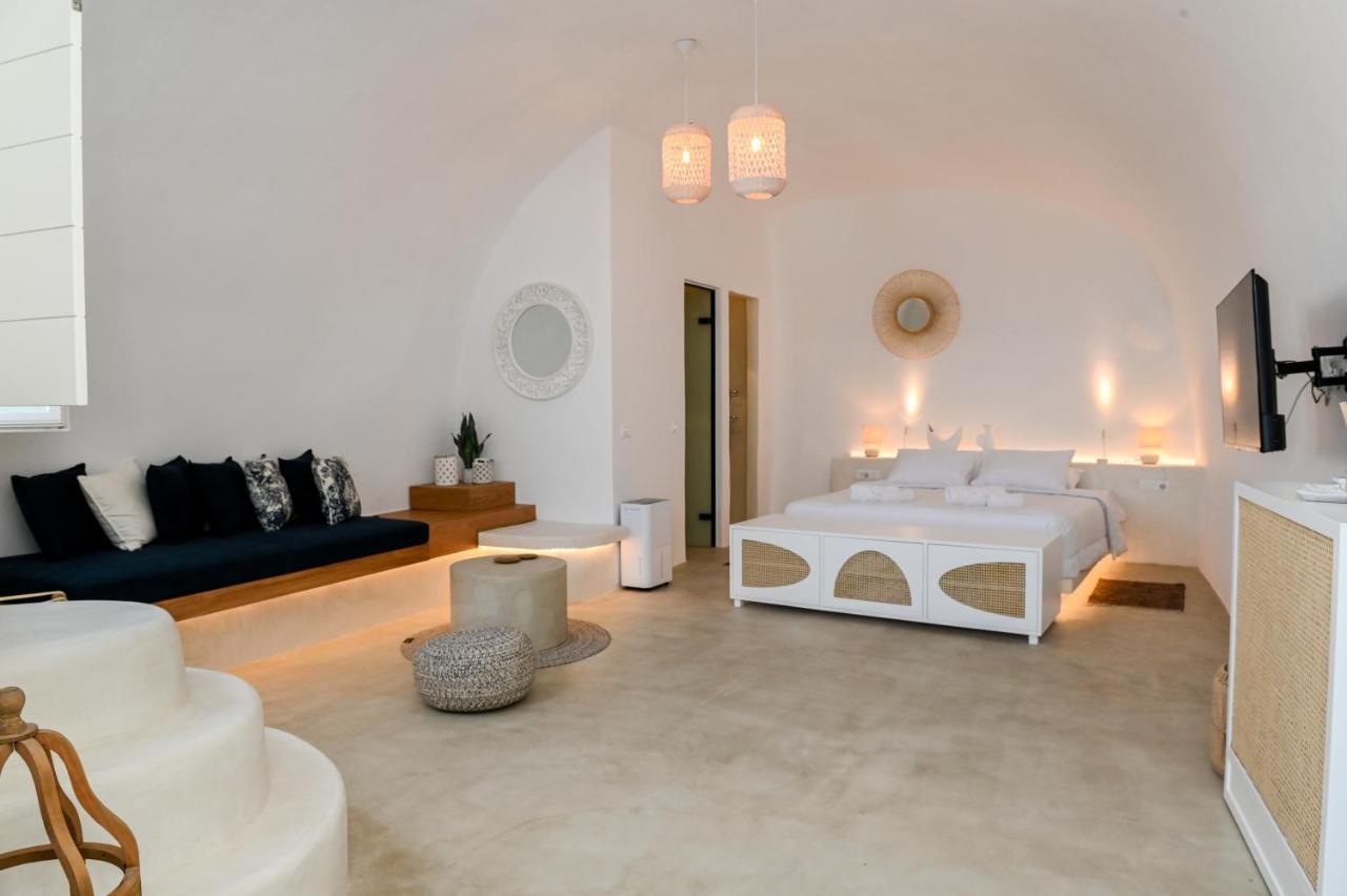 Three Bells Suites Firostefani Bagian luar foto