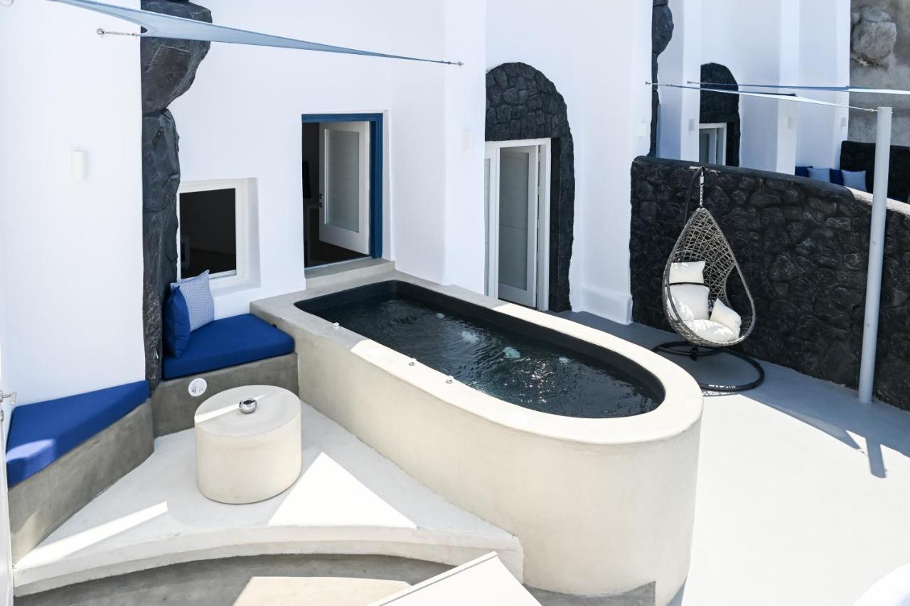 Three Bells Suites Firostefani Bagian luar foto