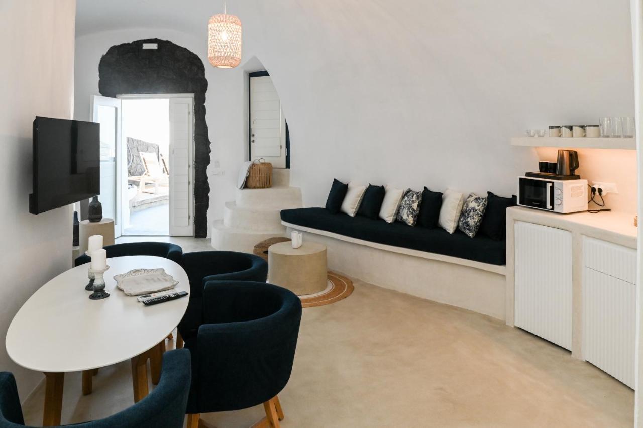 Three Bells Suites Firostefani Bagian luar foto