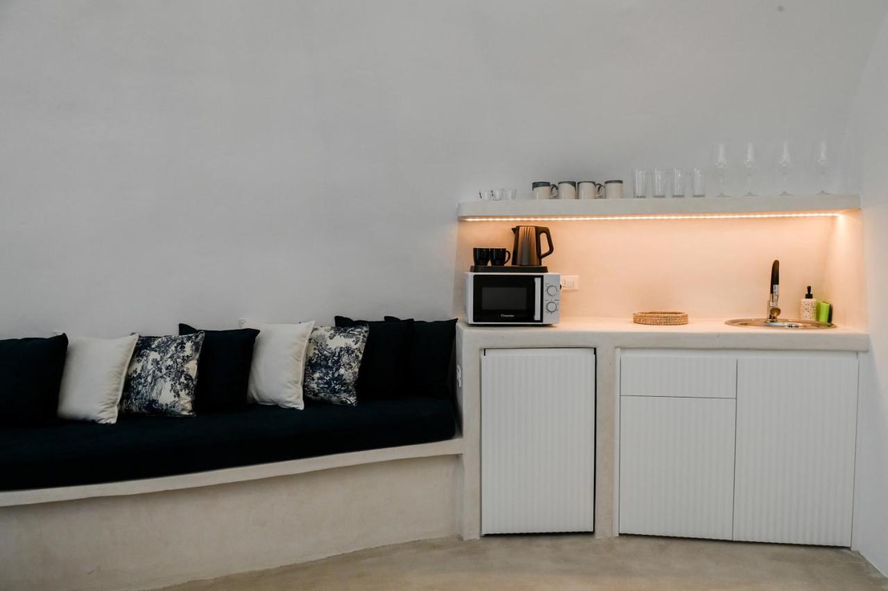Three Bells Suites Firostefani Bagian luar foto