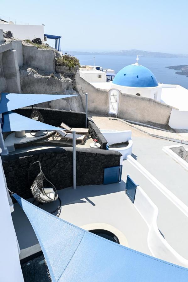 Three Bells Suites Firostefani Bagian luar foto
